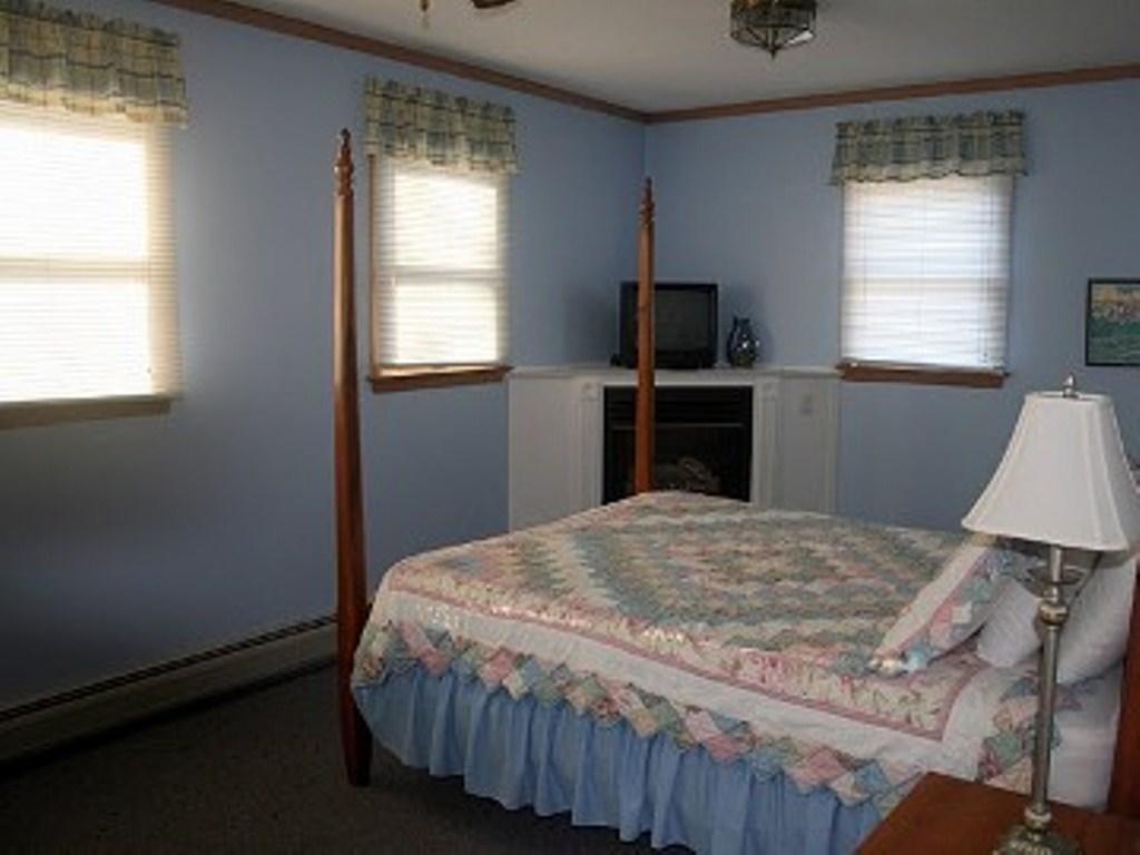 Salt Ash Inn Plymouth Room photo